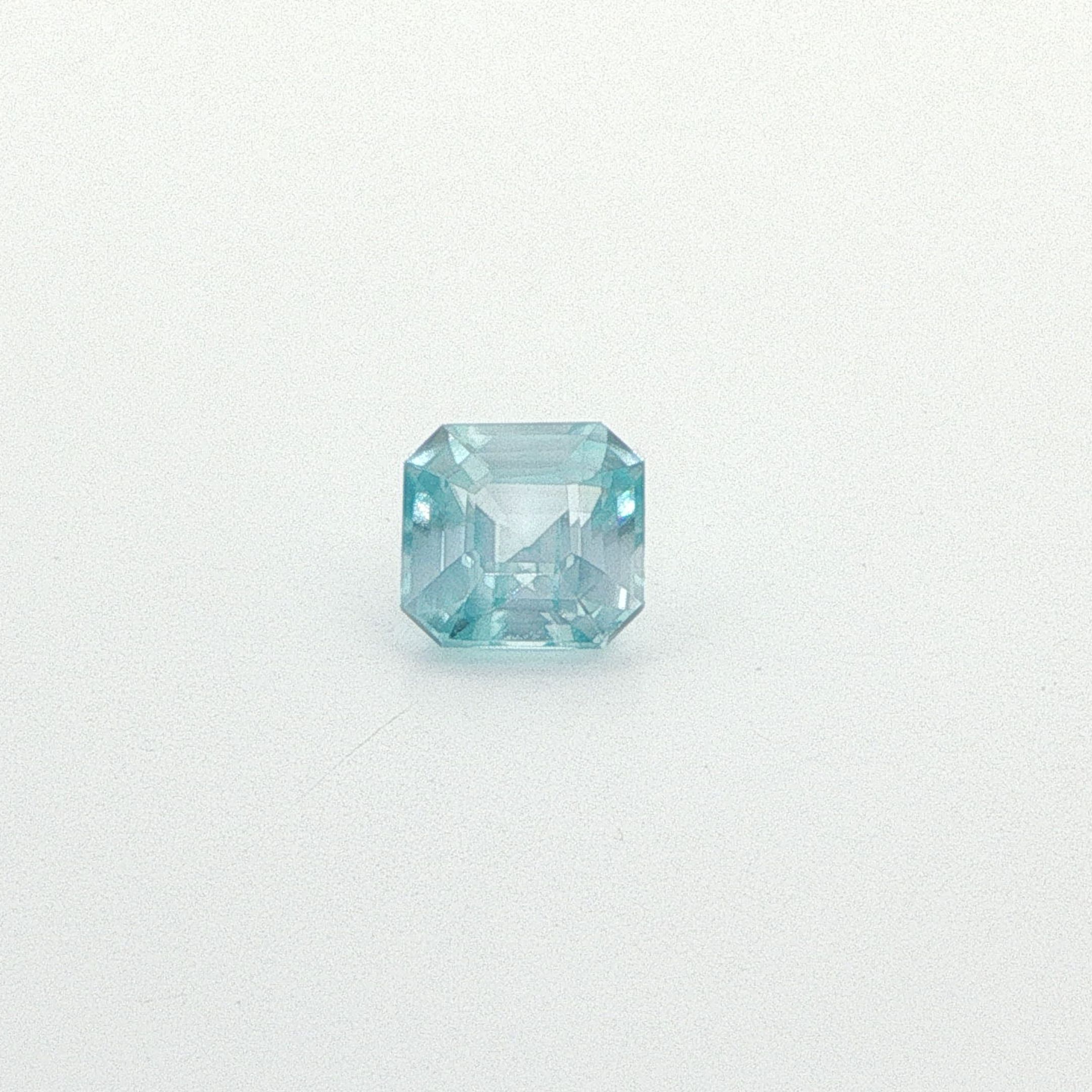Cyrkon 2,68 ct, niebieski, szlif ośmiokątny