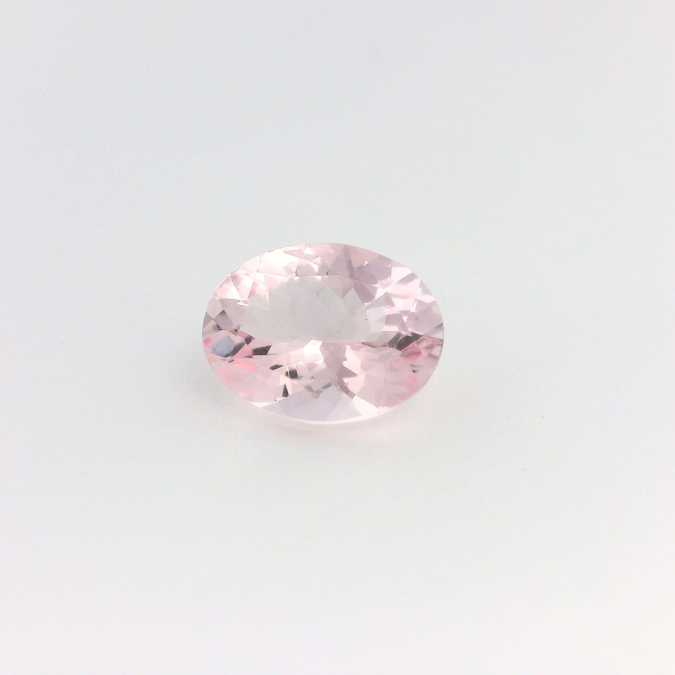 1.6 ct Oval morganite