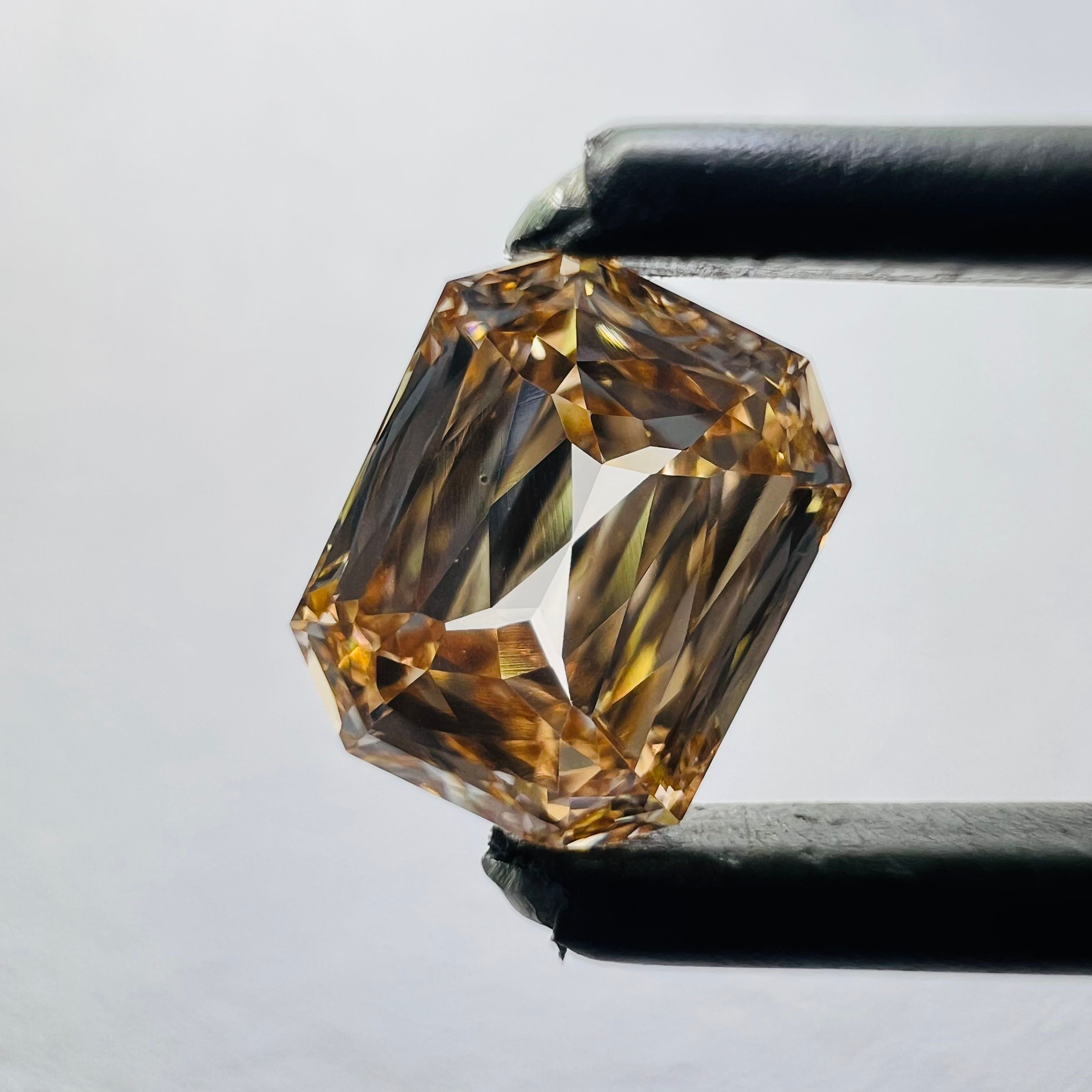 0.83 CT Orange EMERALD