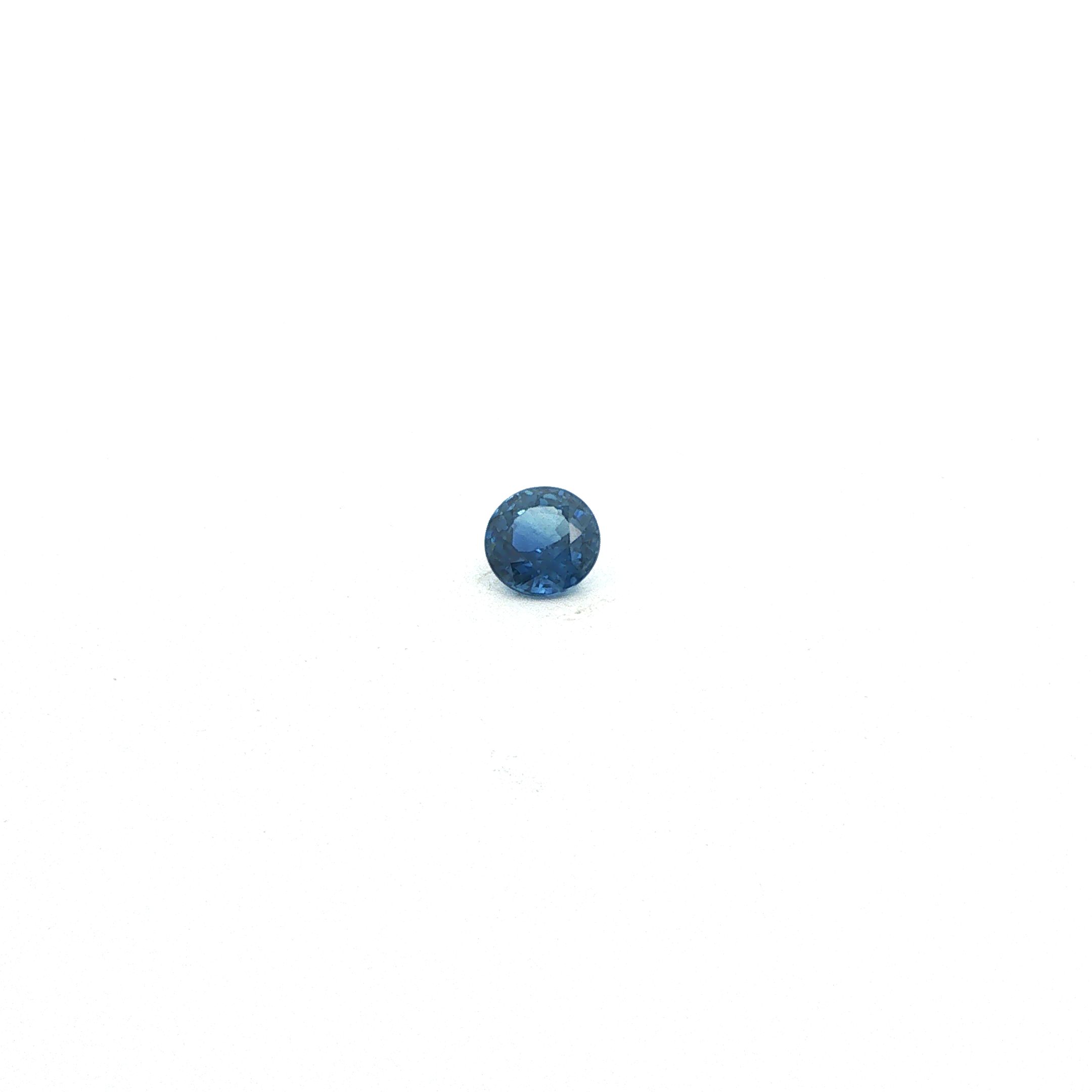 0.64 ct Round sapphire