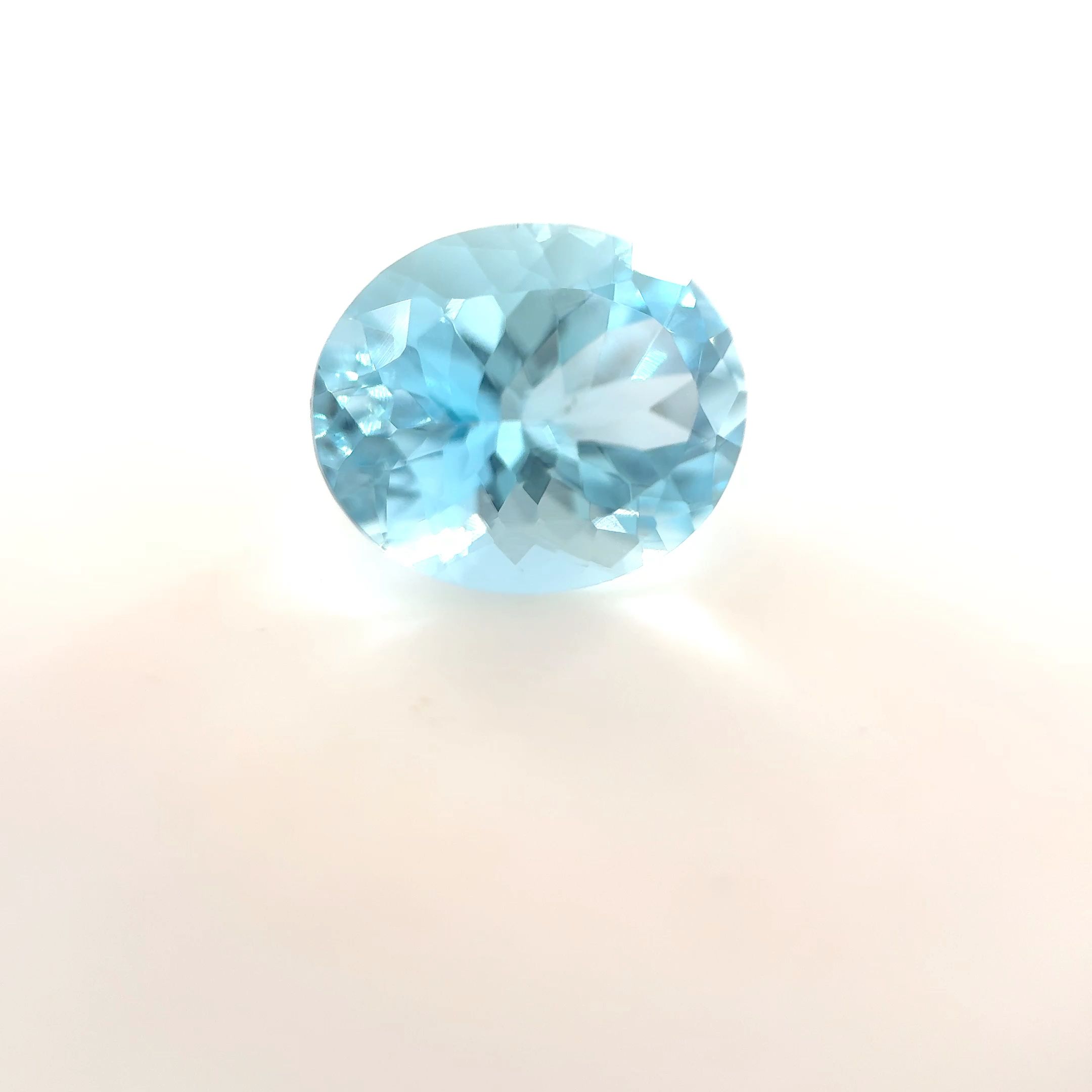 Akwamaryn 3,37 ct, niebieski, szlif owalny