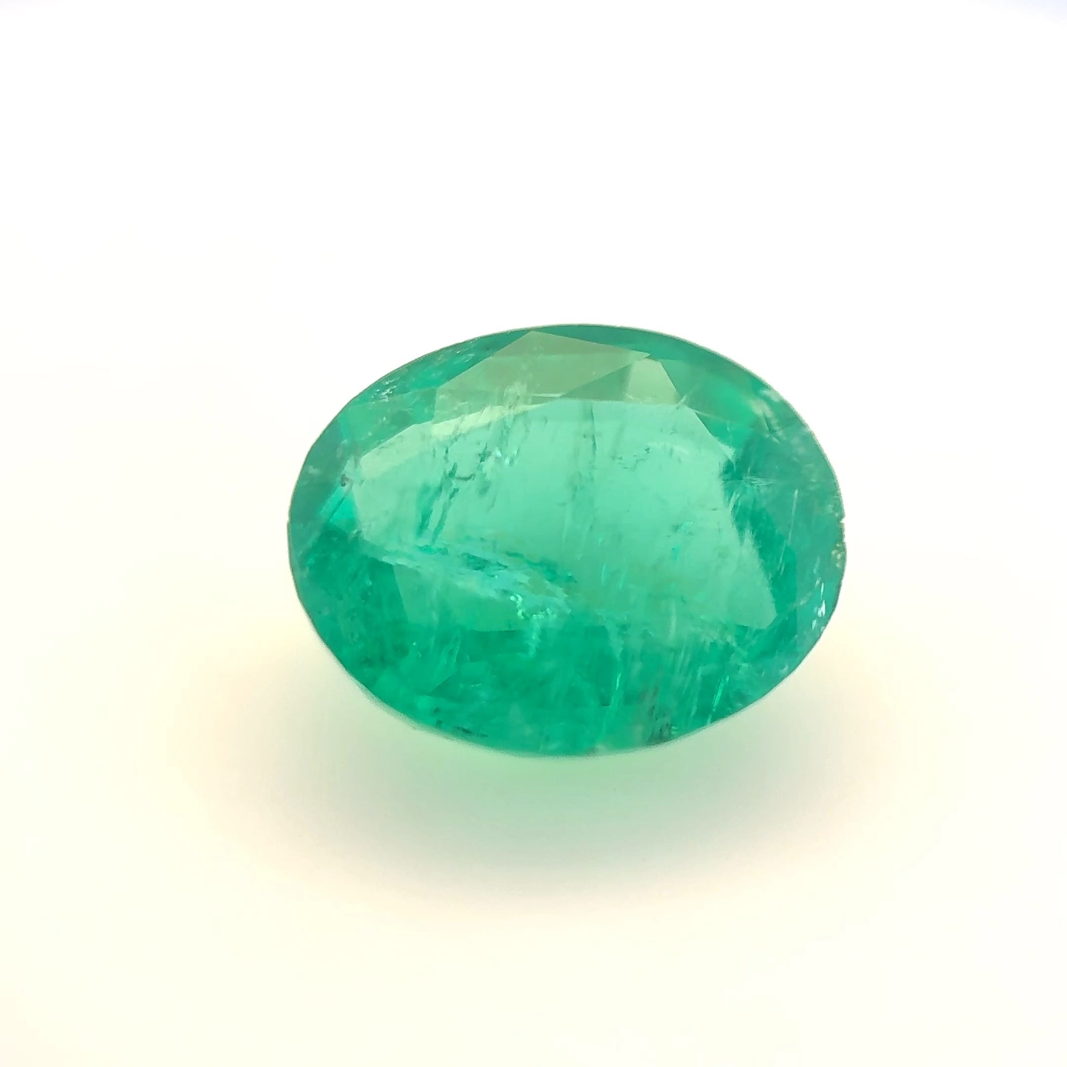 Szmaragd 1,92 ct, zielony, szlif owalny