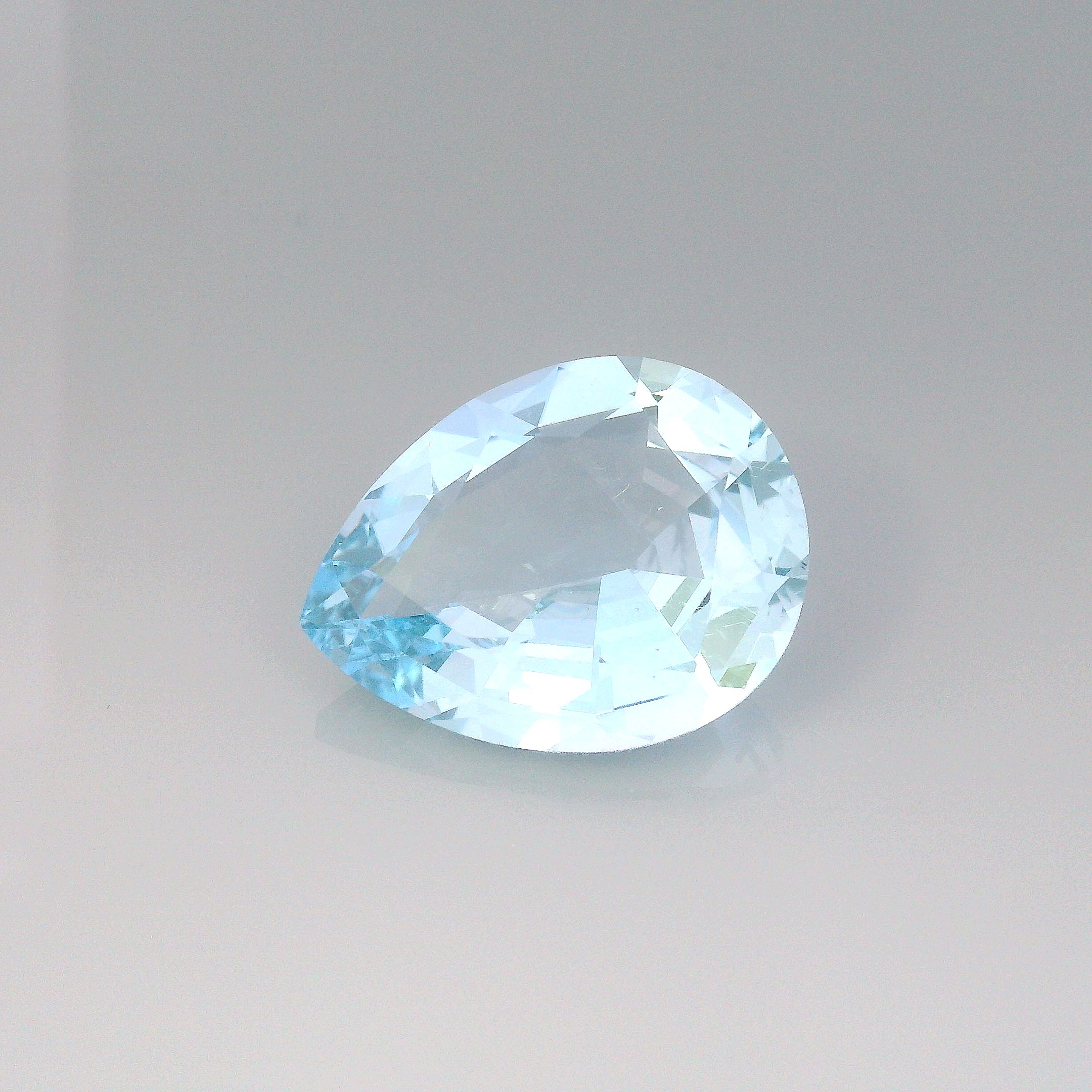Akwamaryn 16,94 ct, niebieski, szlif gruszka