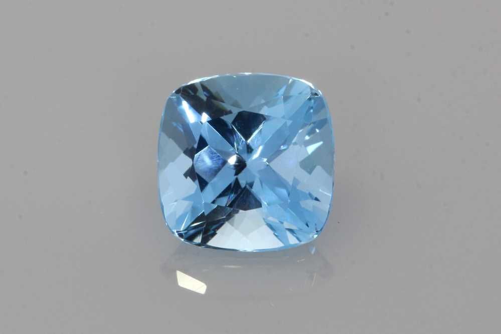 Akwamaryn 1,63 ct, niebieski, szlif cushion