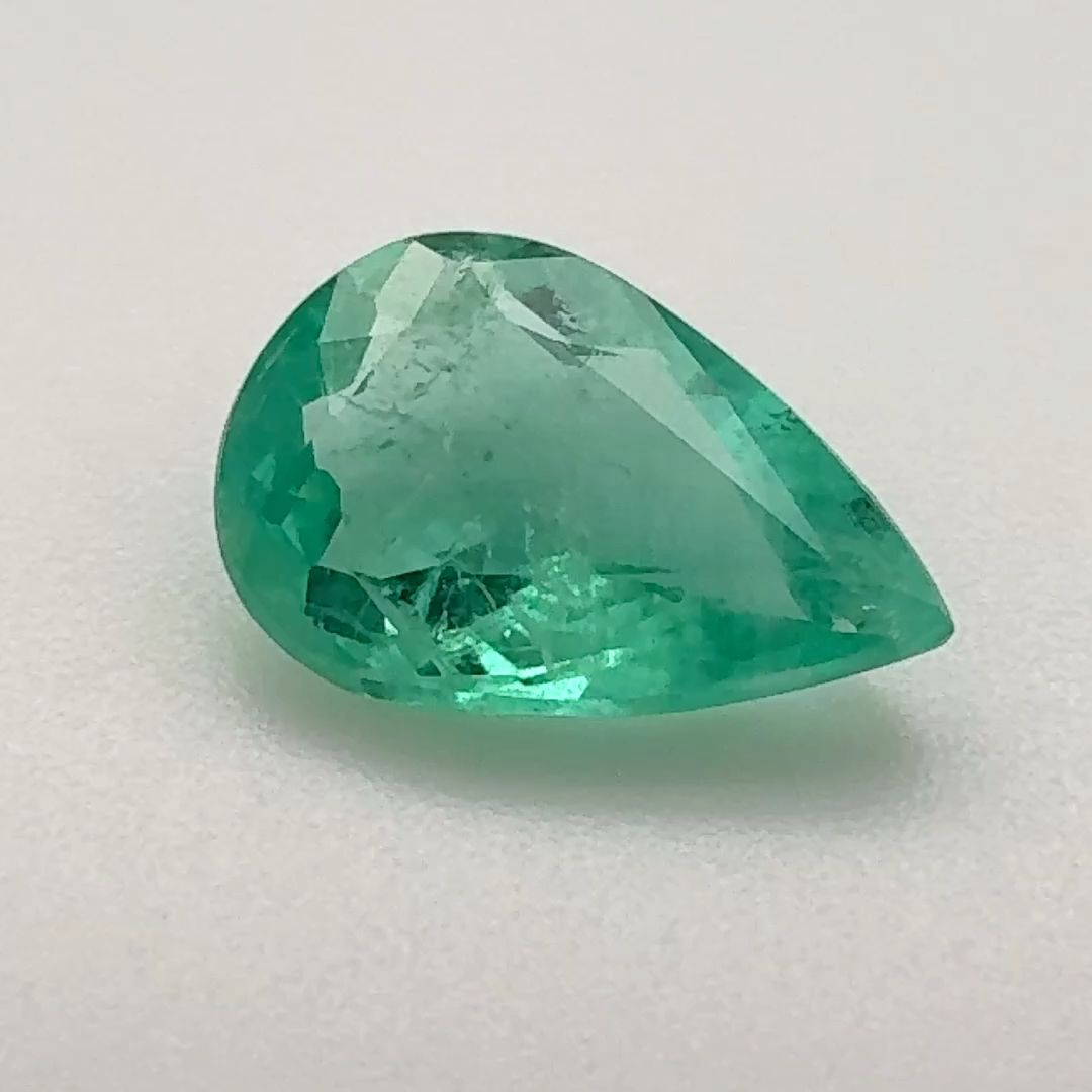 Szmaragd 1,27 ct, zielony, szlif gruszka