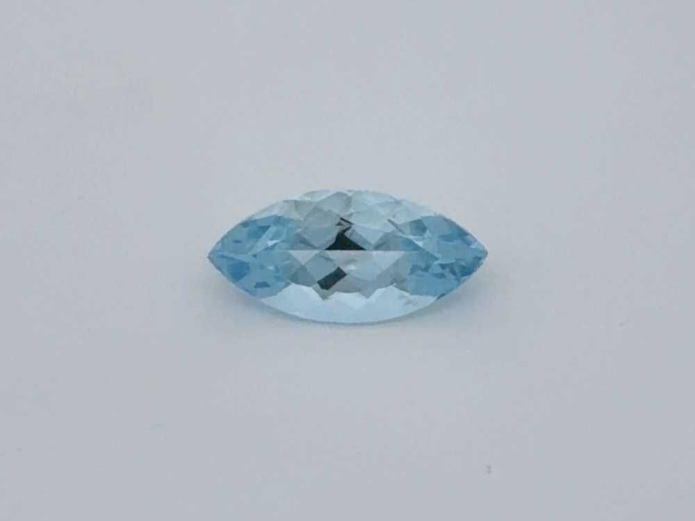 Akwamaryn 1,46 ct, niebieski, szlif markiza