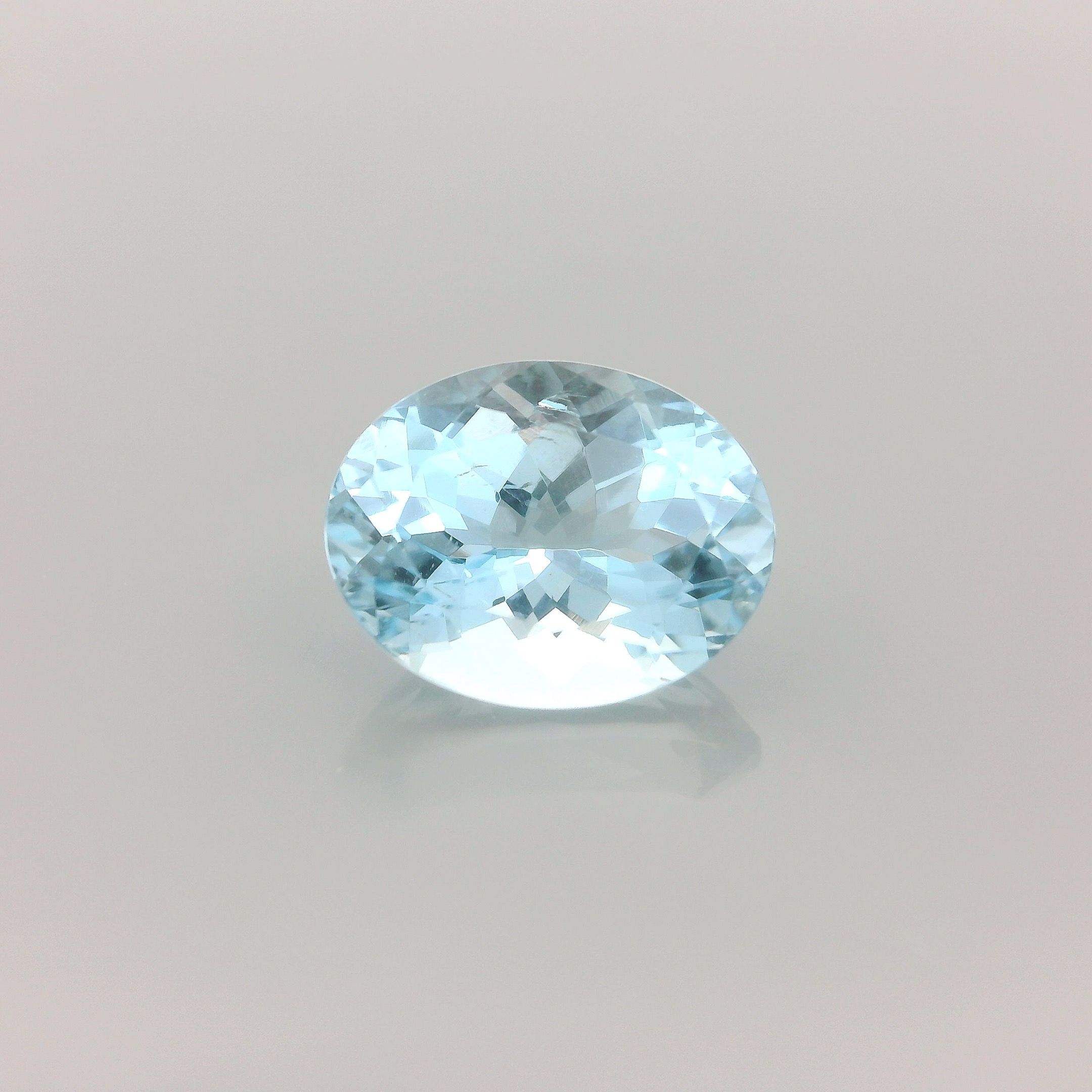 1.8 ct Oval aquamarine