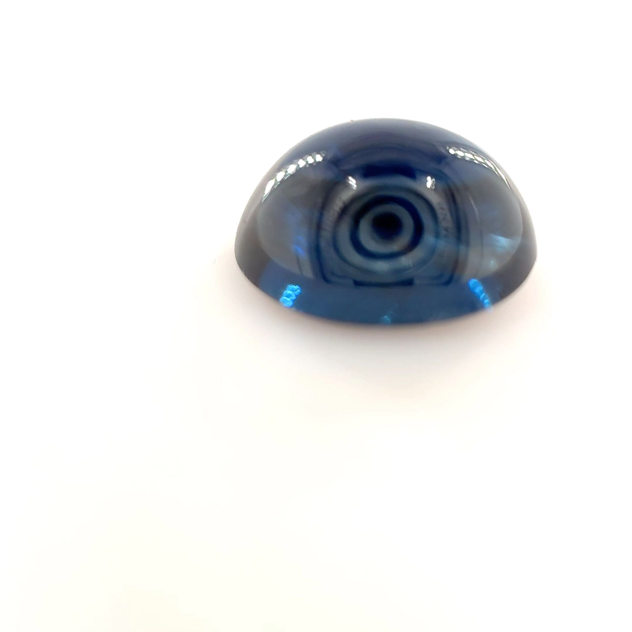 Szafir 3,68 ct, niebieski, kaboszon