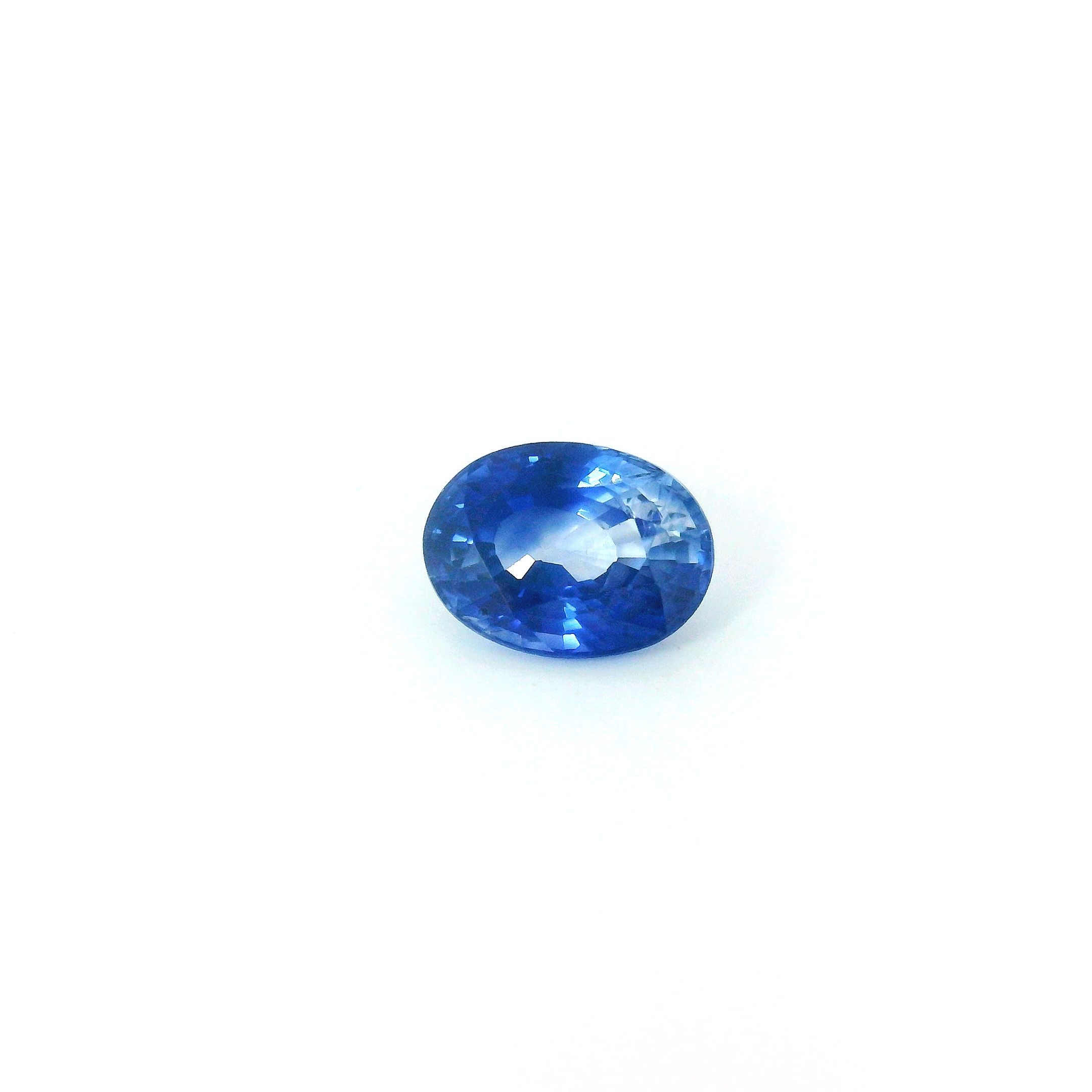 1.05 ct Oval sapphire