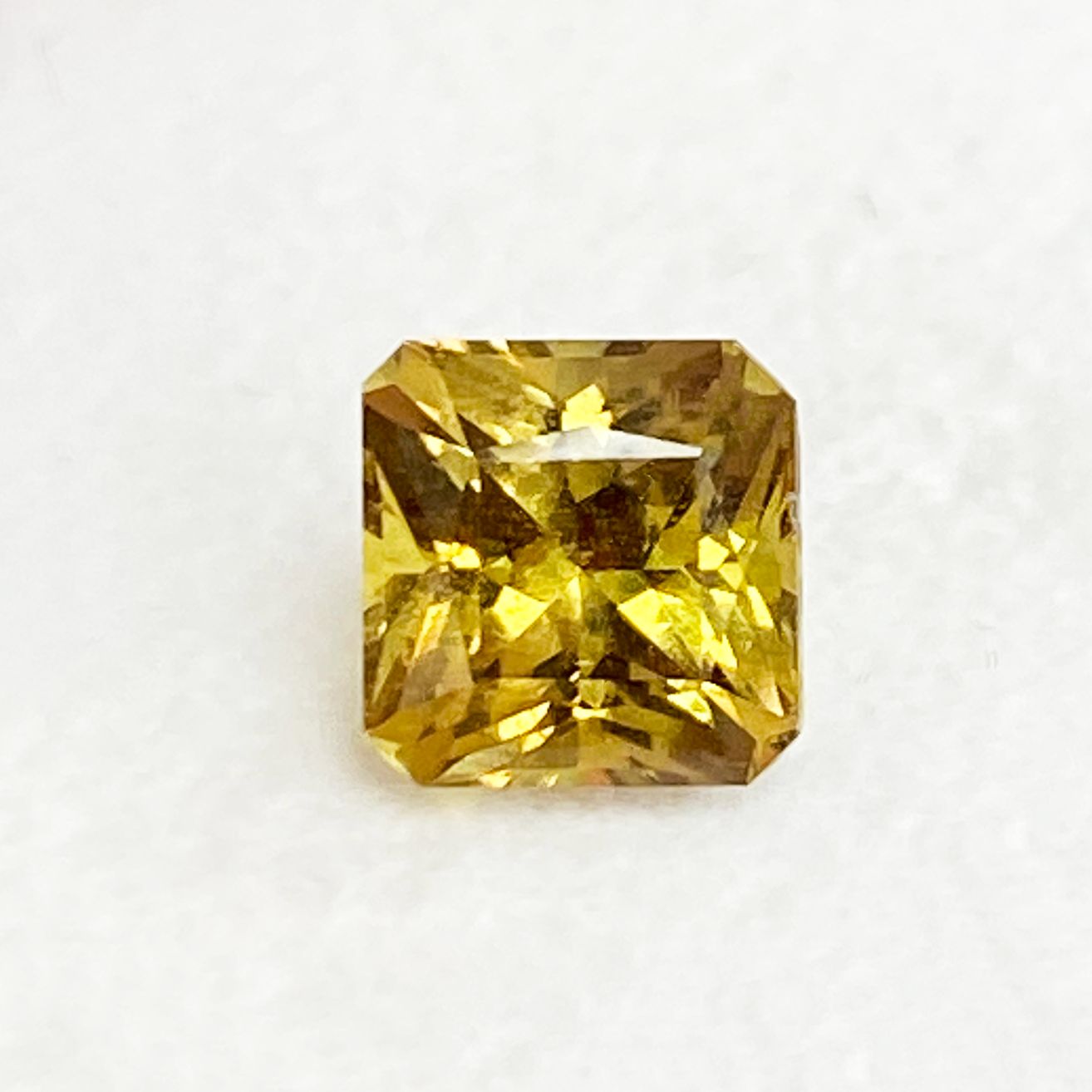 SAPPHIRE FACETED 1.82ct YELLOW YELLOW EC SRILANKA NONE