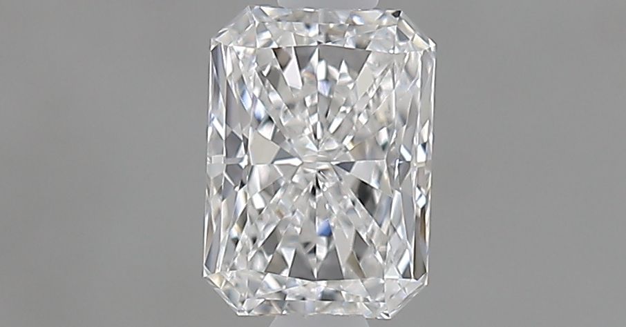 Prírodný diamant radiant,...