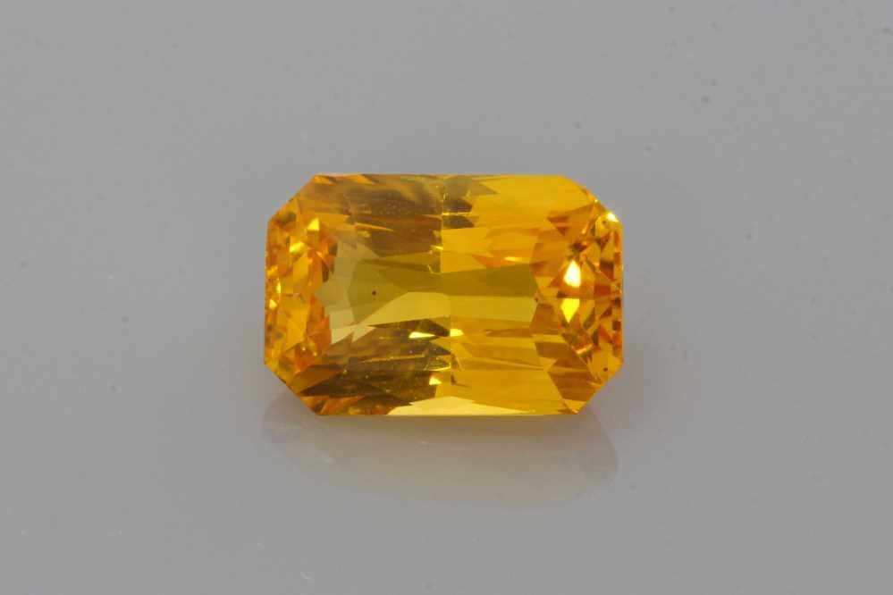 Szafir 3,00 ct, pomarańczowy, szlif szmaragdowy