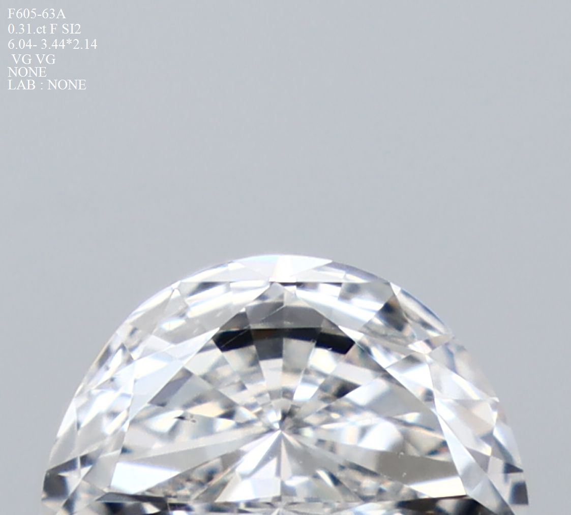 Prírodný diamant half moon,...