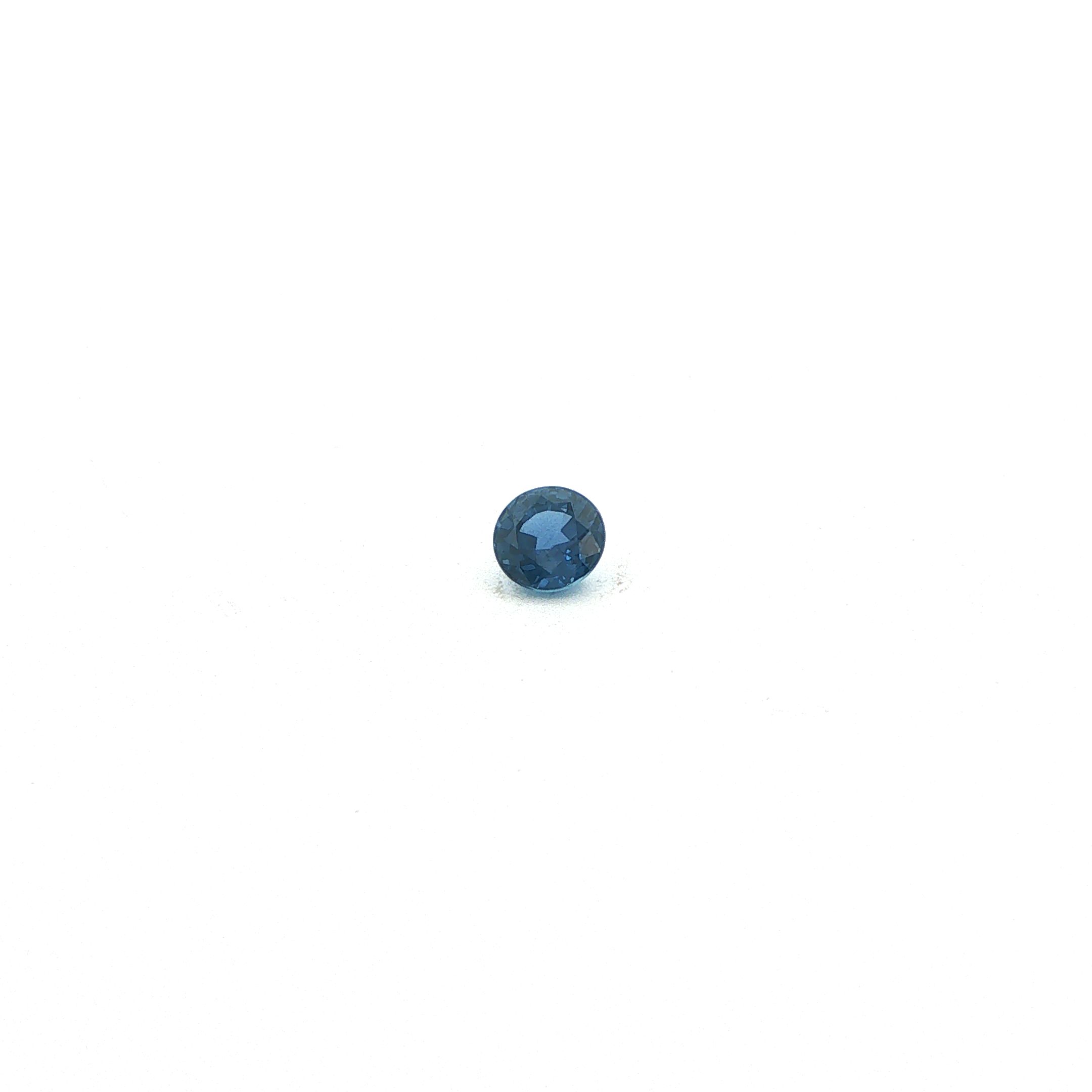 0.66 ct Round sapphire