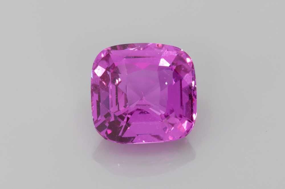 Szafir 3,03 ct, różowy, szlif cushion