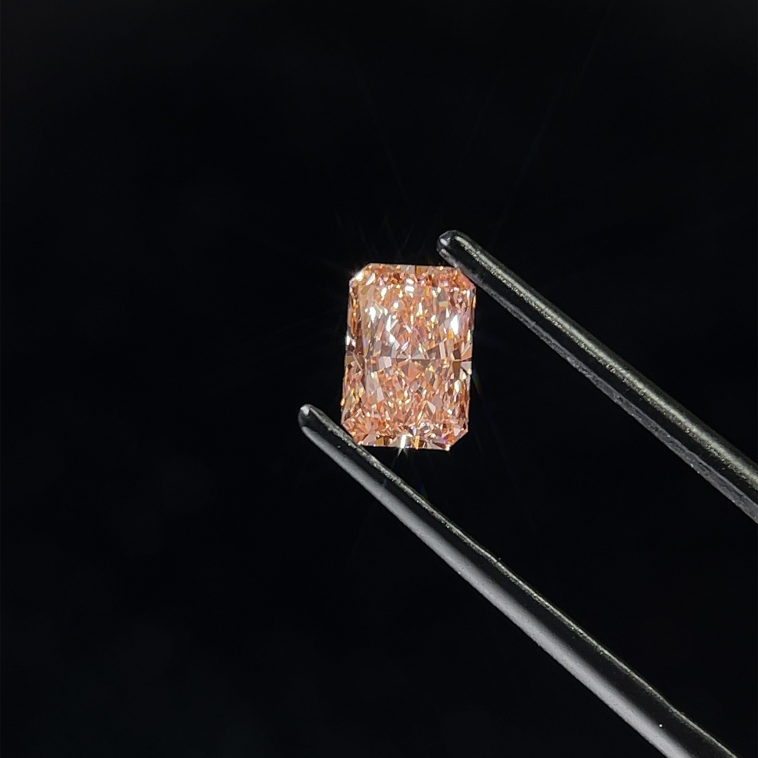 1.05 CT Fancy Intense Pink RADIANT