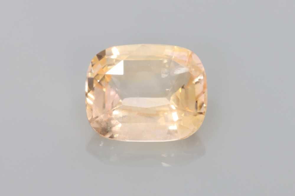 Szafir 4,68 ct, pomarańczowy, szlif cushion