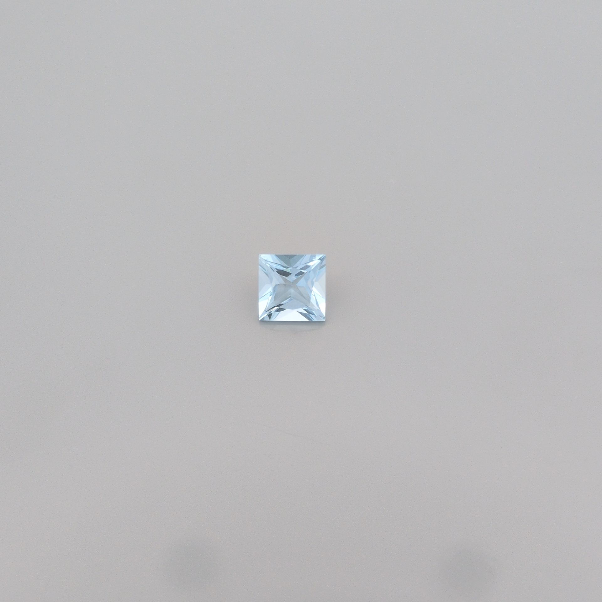 Akwamaryn 1,50 ct, niebieski, szlif kwadratowy