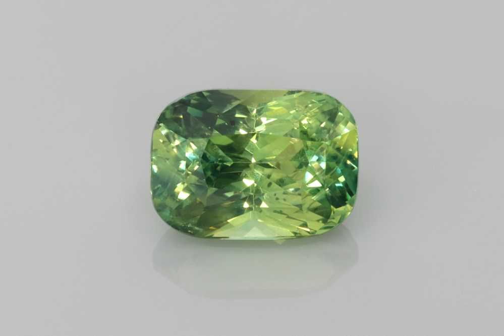 Szafir 2,09 ct, zielony, szlif cushion