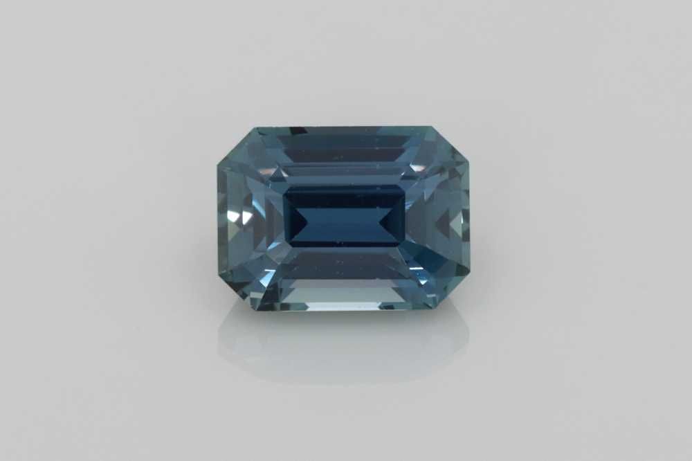 Szafir 2,06 ct, purpurowy, szlif szmaragdowy