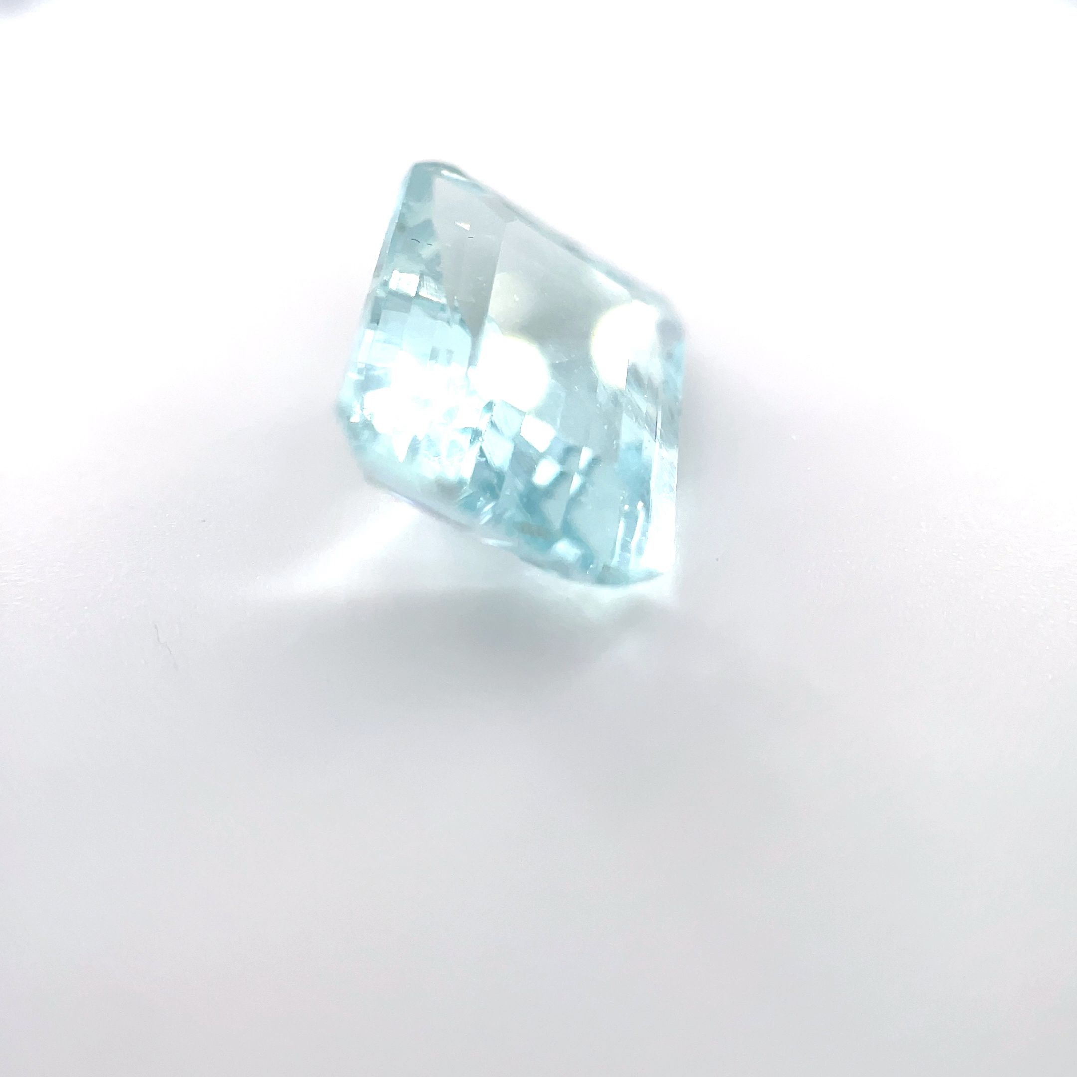 Akwamaryn 4,36 ct, niebieski, szlif ośmiokątny
