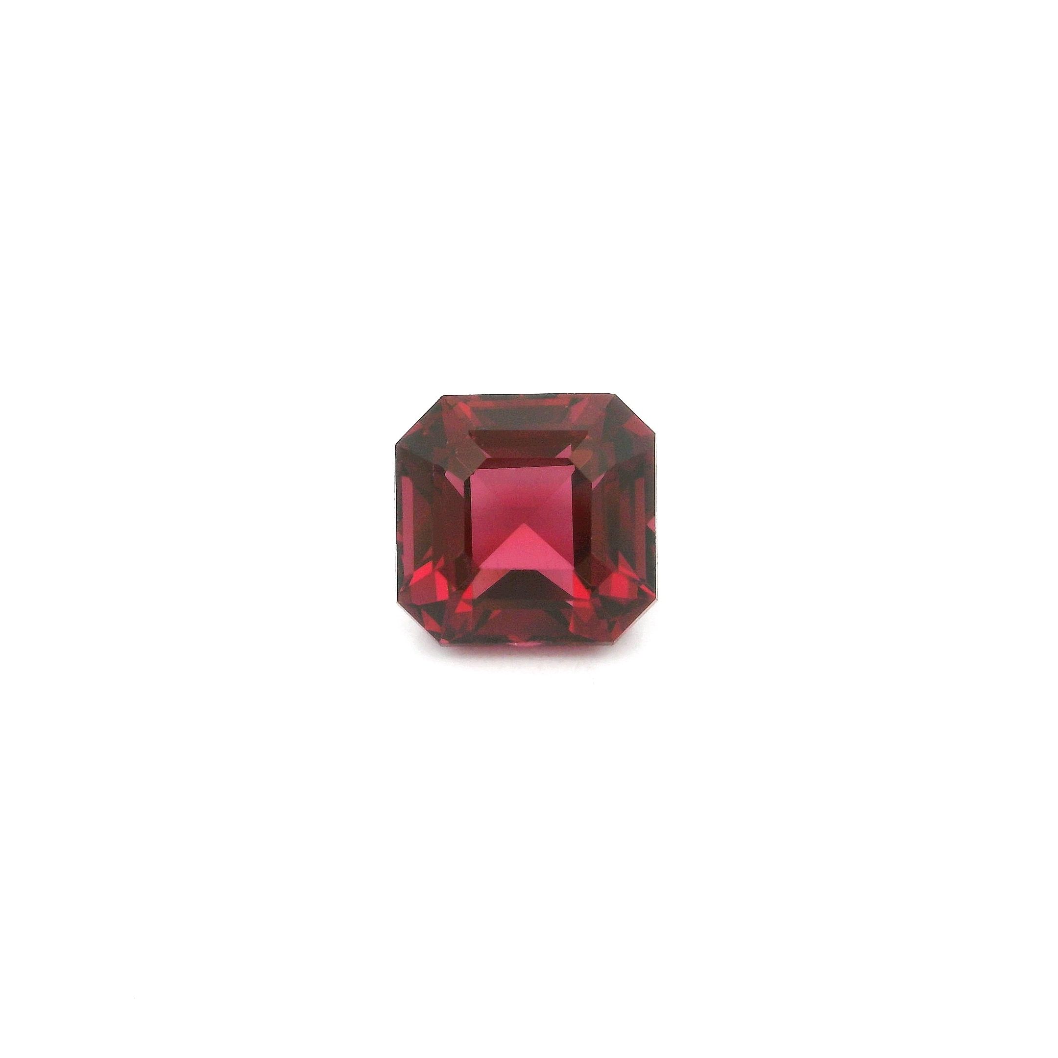 Granat 2,59 ct, różowy, szlif ośmiokątny