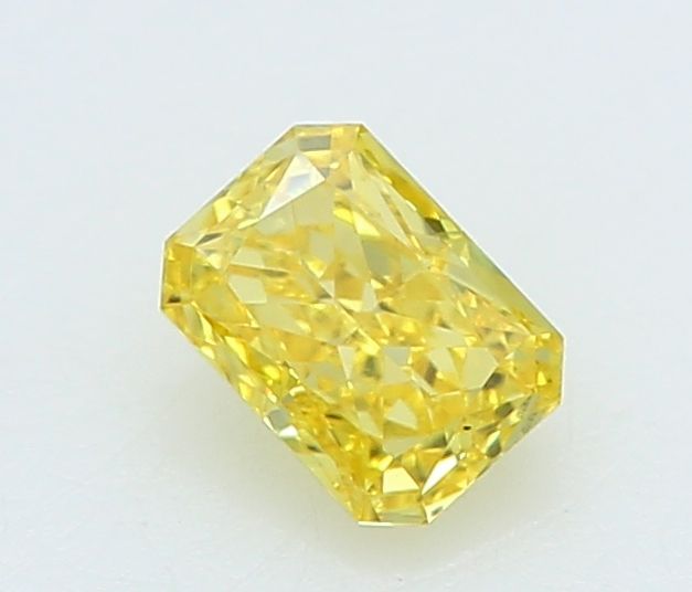 0.23 CT Fancy Vivid Yellow RADIANT