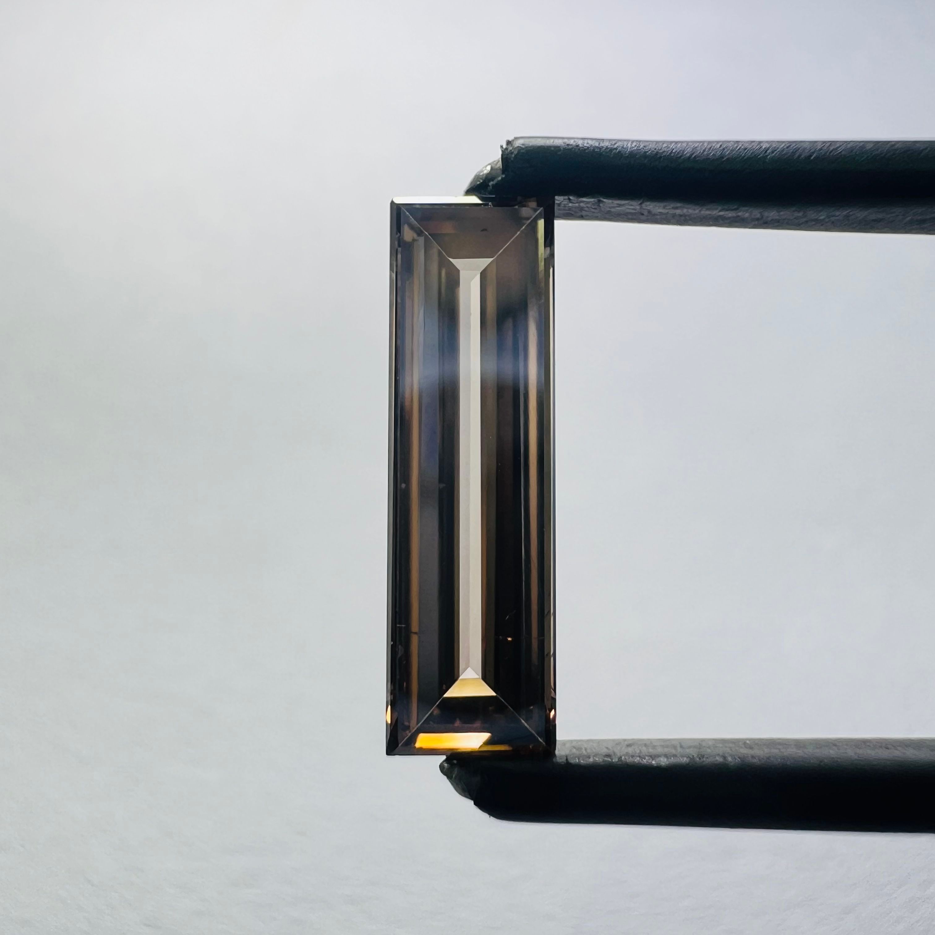 1.07 CT Brown BAGUETTE