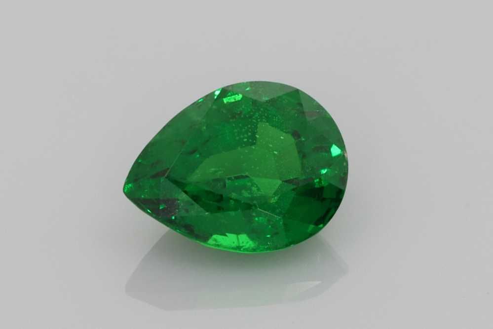 Granat 1,33 ct, zielony, szlif gruszka