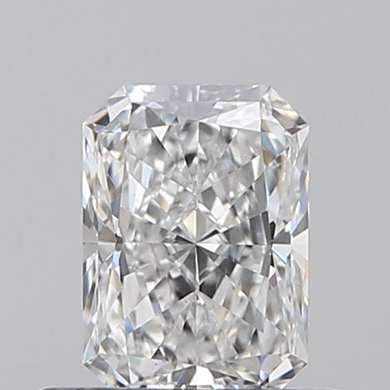 Prírodný diamant radiant,...