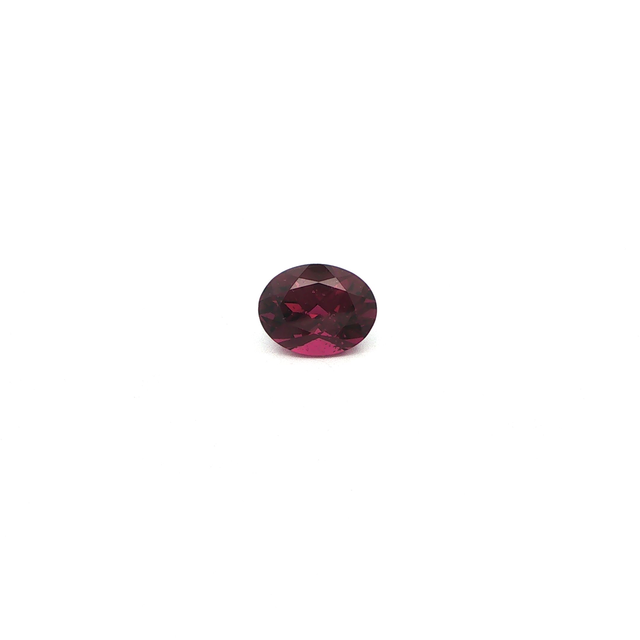 2.7 ct Oval garnet