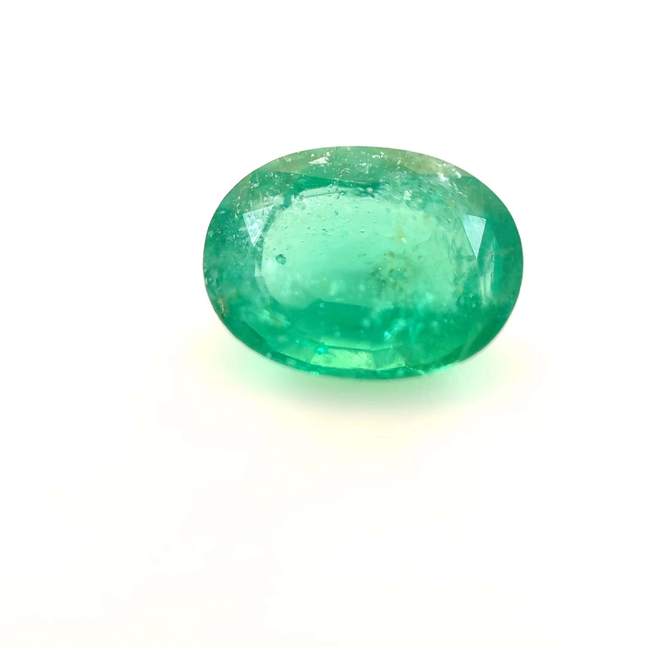 Szmaragd 1,75 ct, zielony, szlif owalny