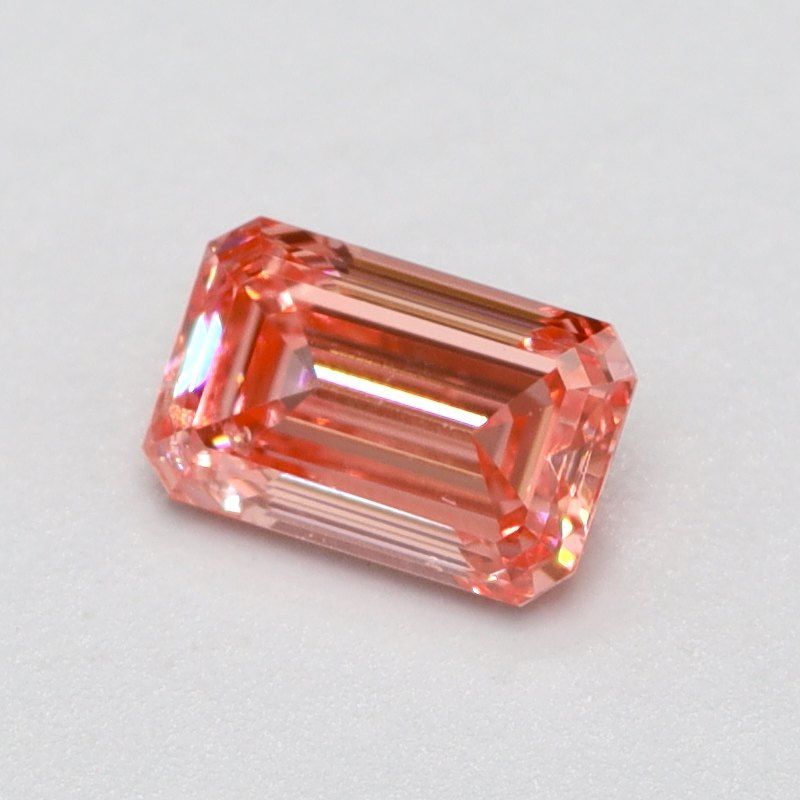0.3 CT Fancy Vivid Pink EMERALD