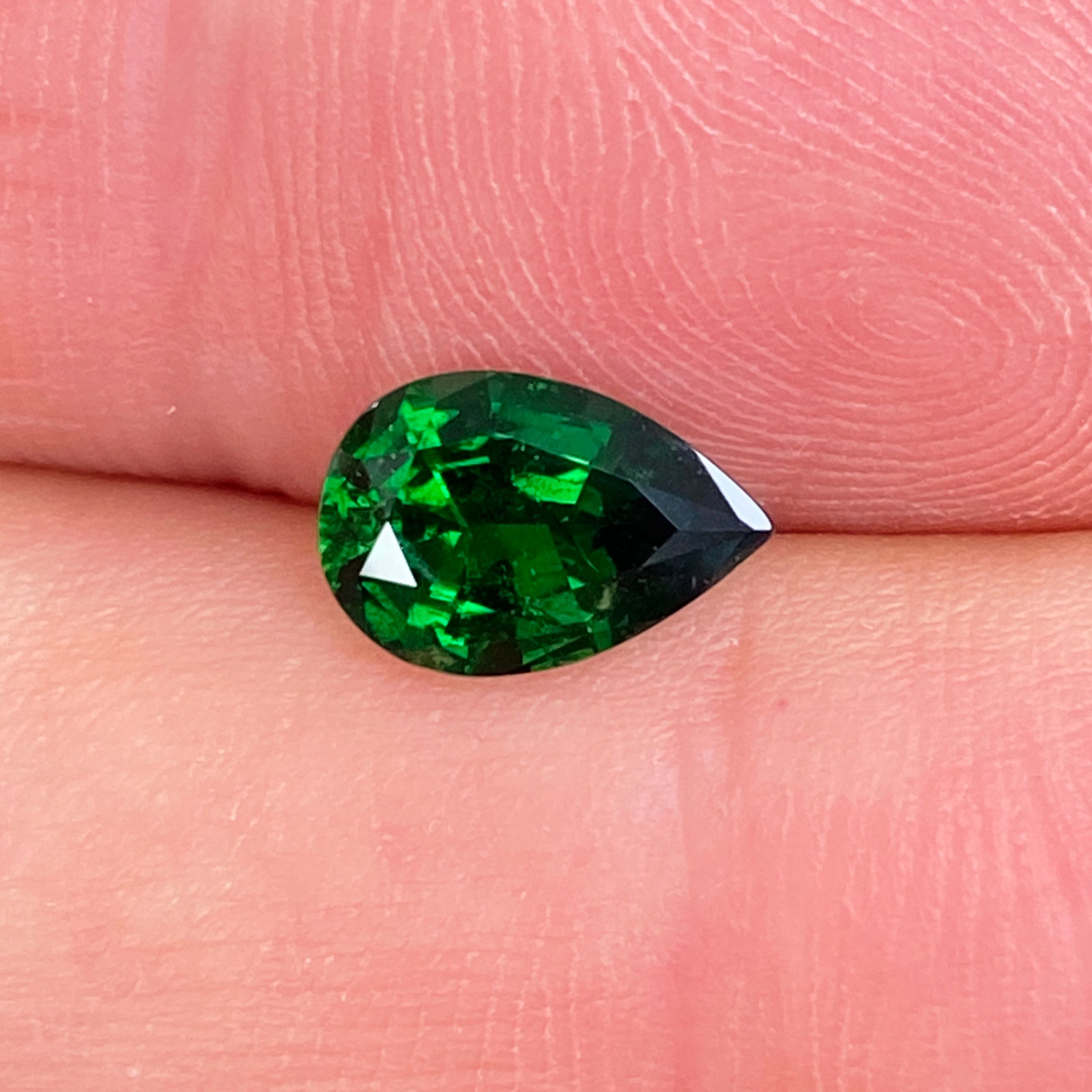 TOURMALINE FACETED 1.52ct GREEN Green EC MOZAMBIQUE HEATED