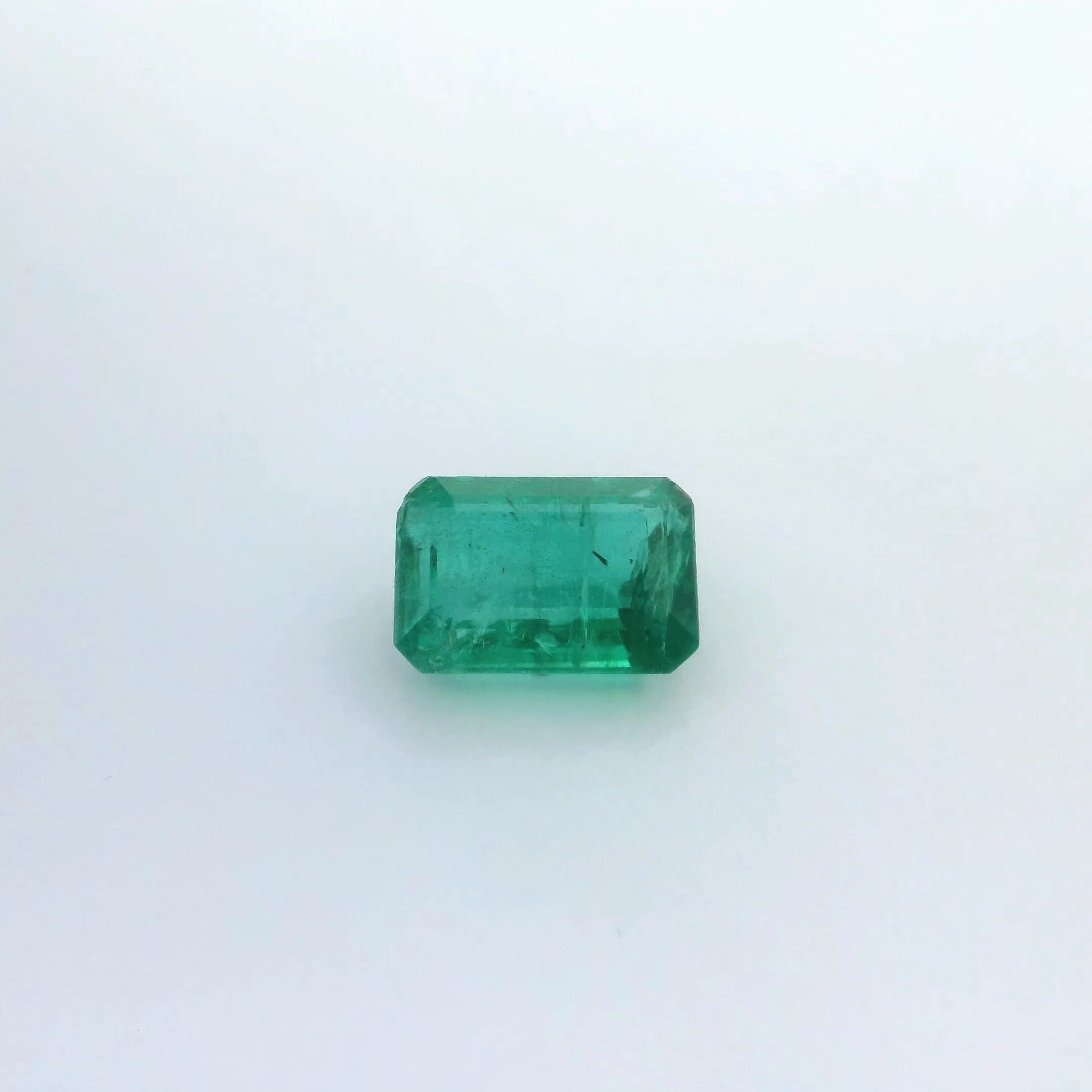 3.81 ct Emerald