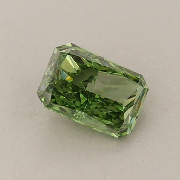 0.51 CT Fancy Vivid Green RADIANT