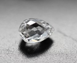 Prírodný diamant briolette,...