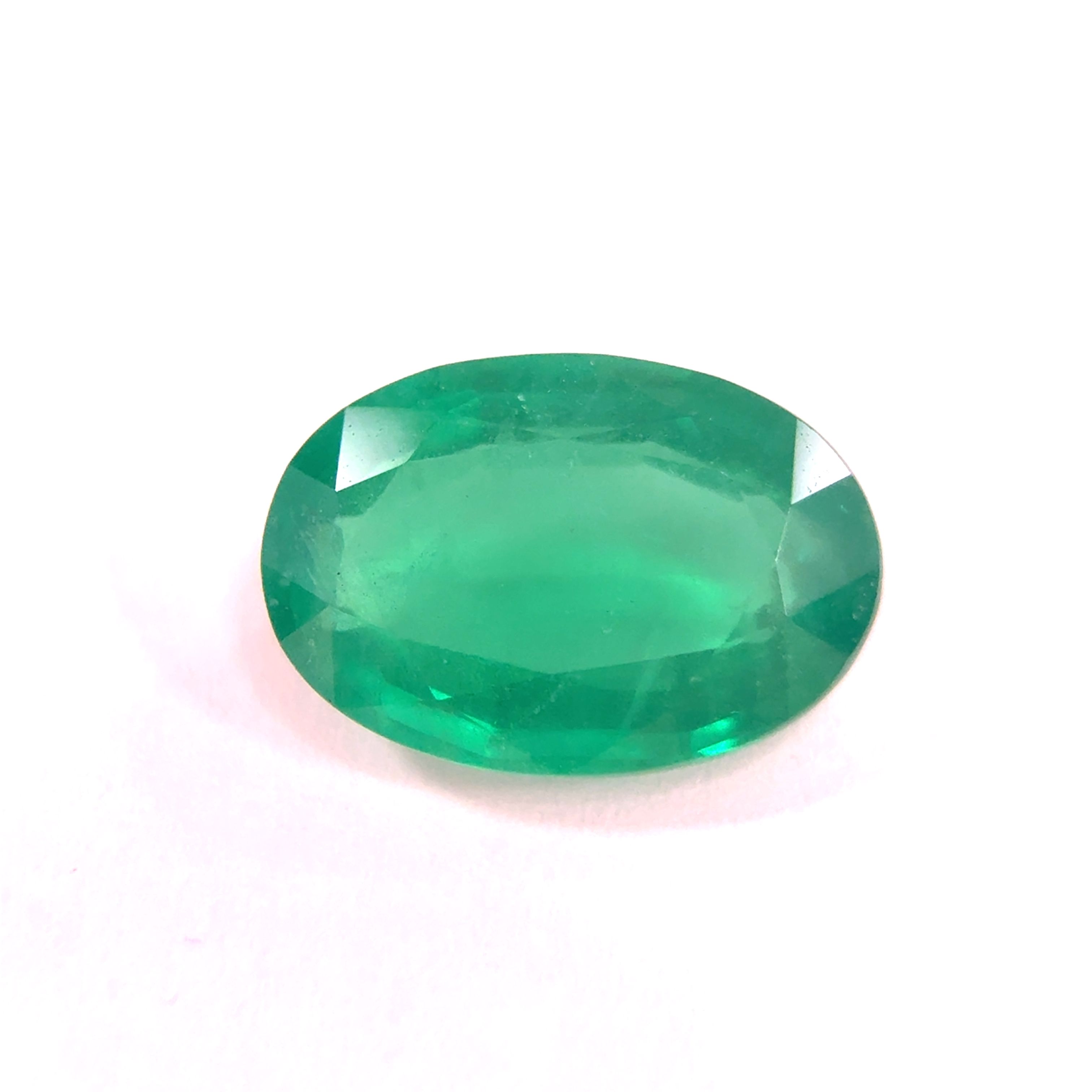Szmaragd 7,77 ct, zielony, szlif owalny