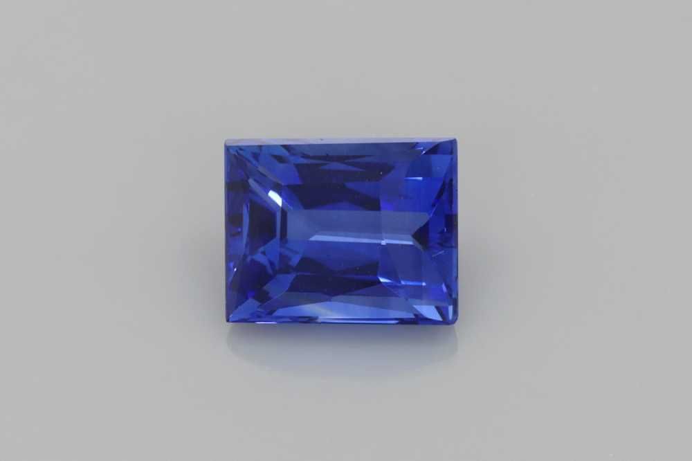 2.01 ct Sapphire