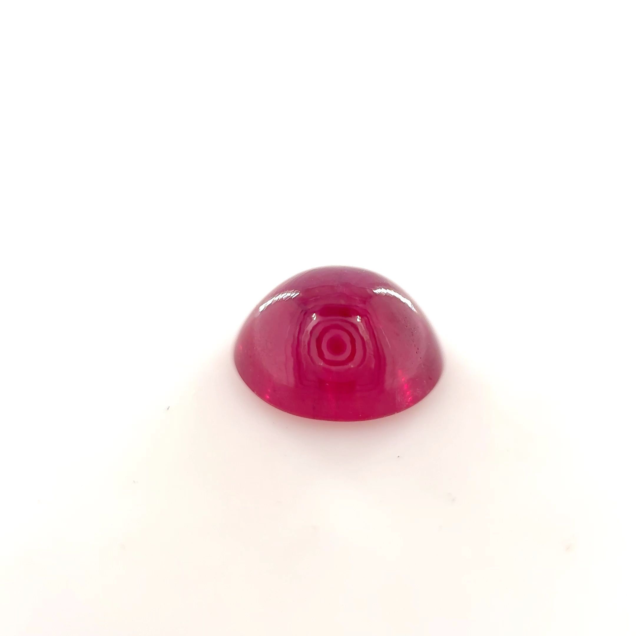 Rubin 2,82 ct, czerwony, kaboszon