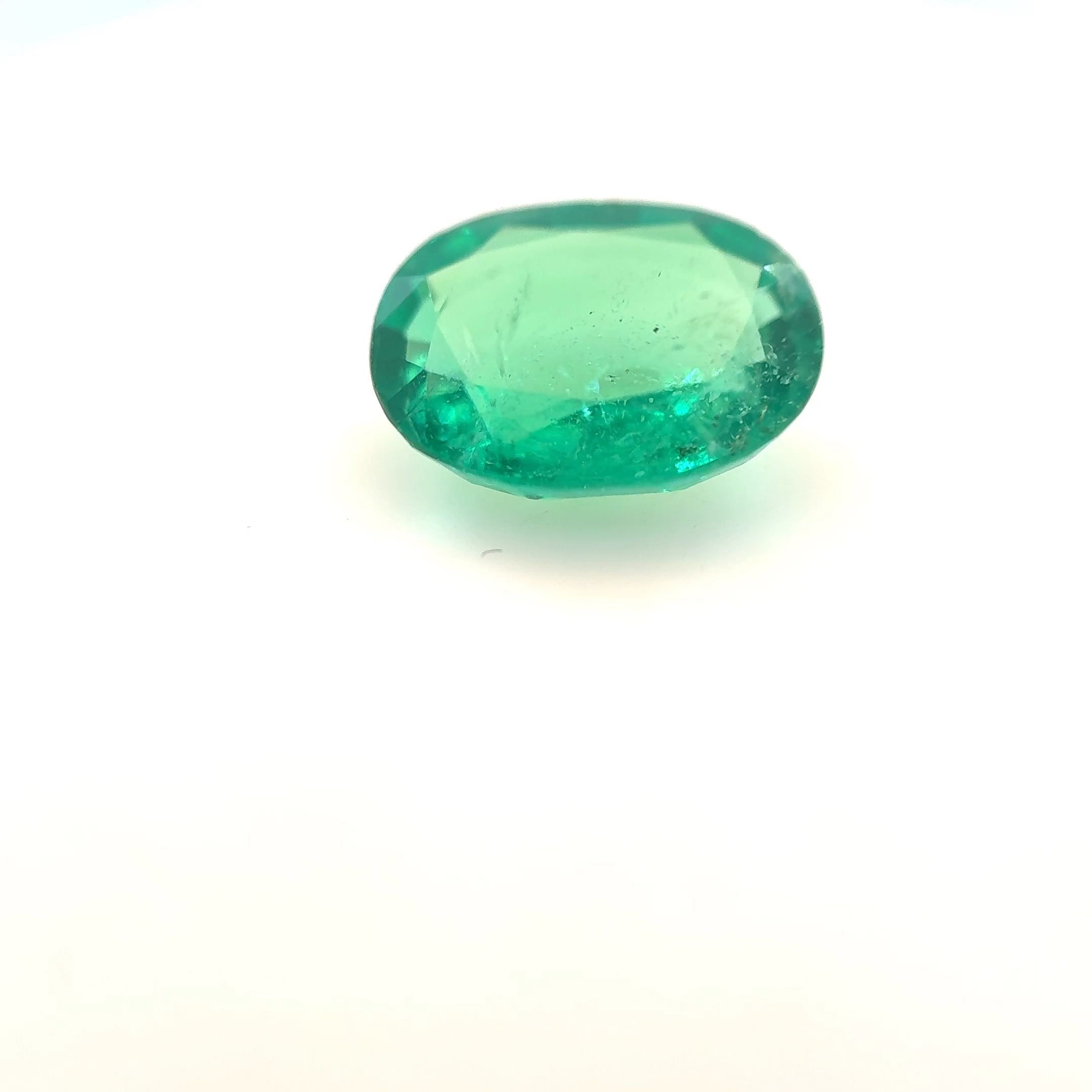 Szmaragd 1,81 ct, zielony, szlif owalny