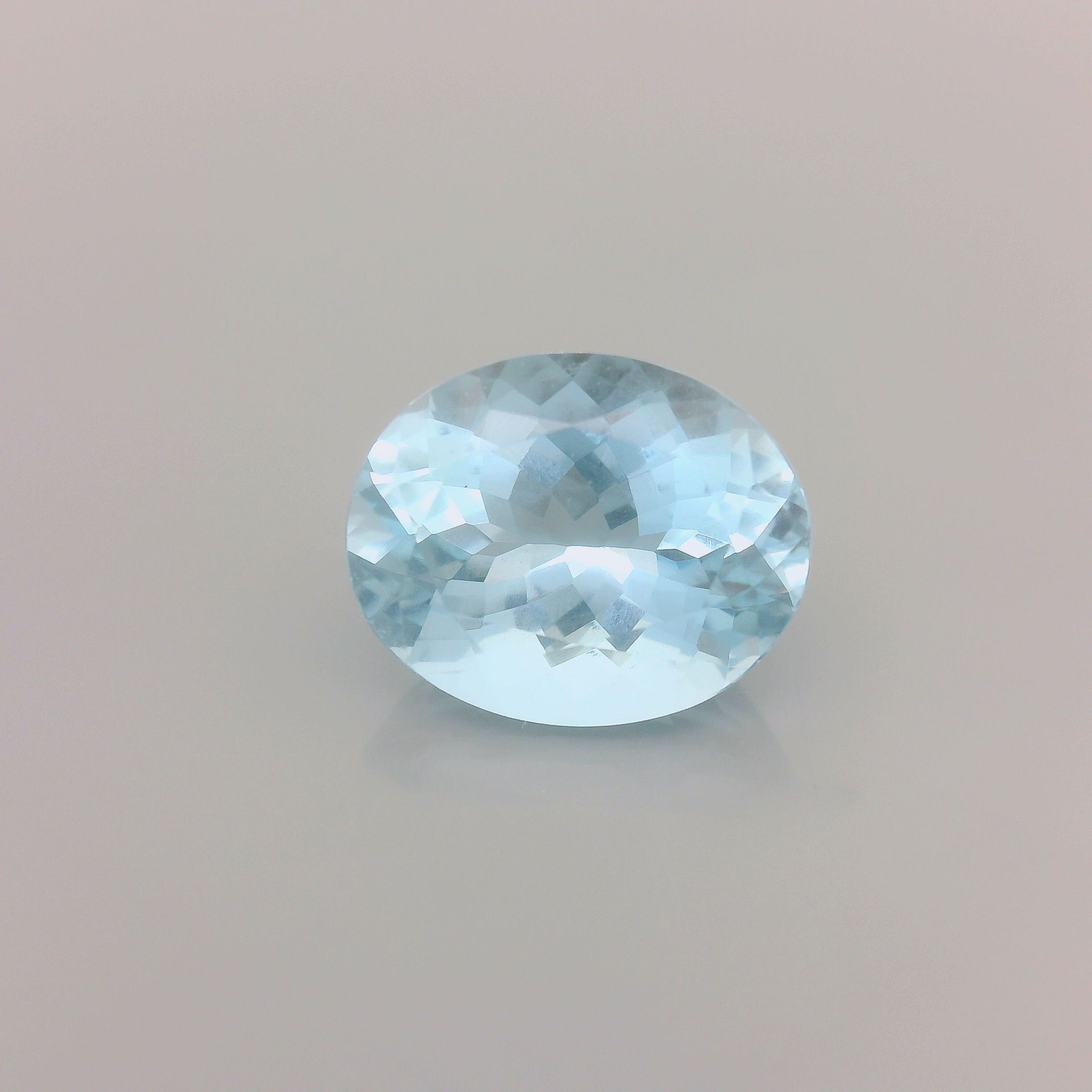 Akwamaryn 2,53 ct, niebieski, szlif owalny