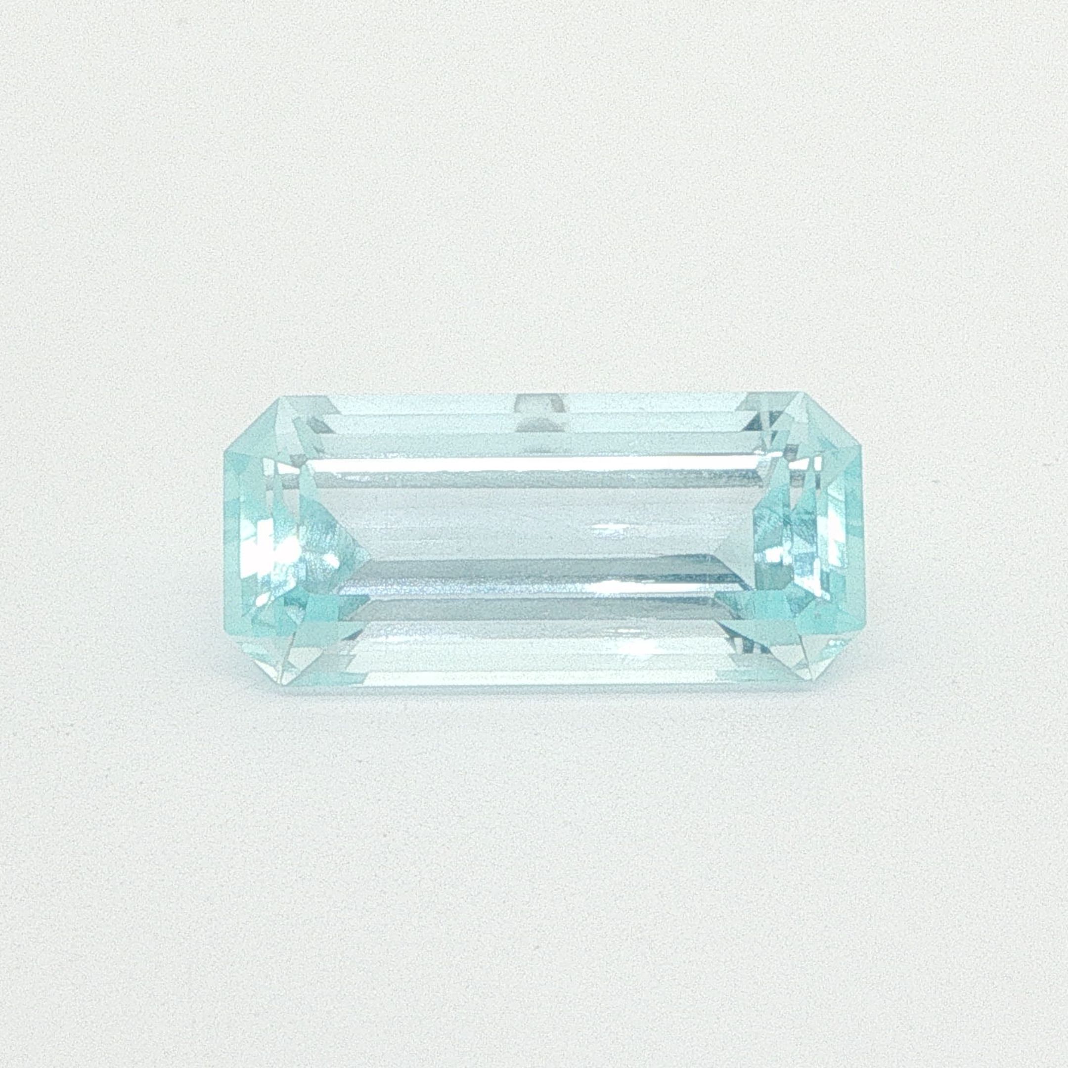 Akwamaryn 8,32 ct, niebieski, szlif ośmiokątny