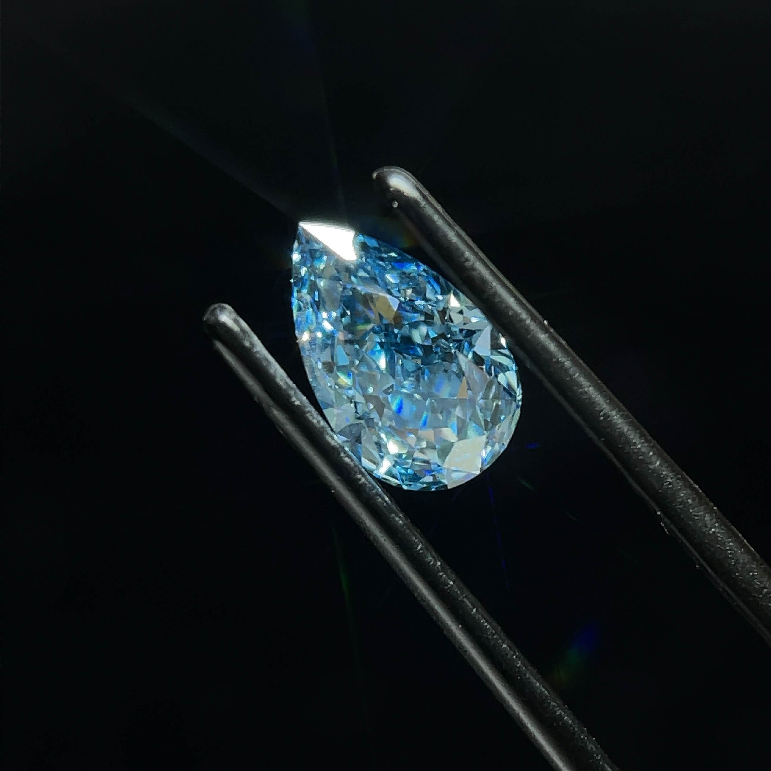 1.26 CT Fancy Vivid Blue PEAR