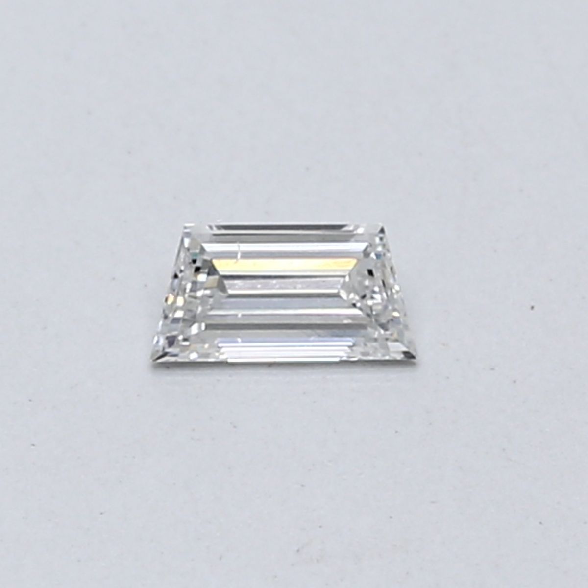 0.16ct TRAPEZOID Diamond