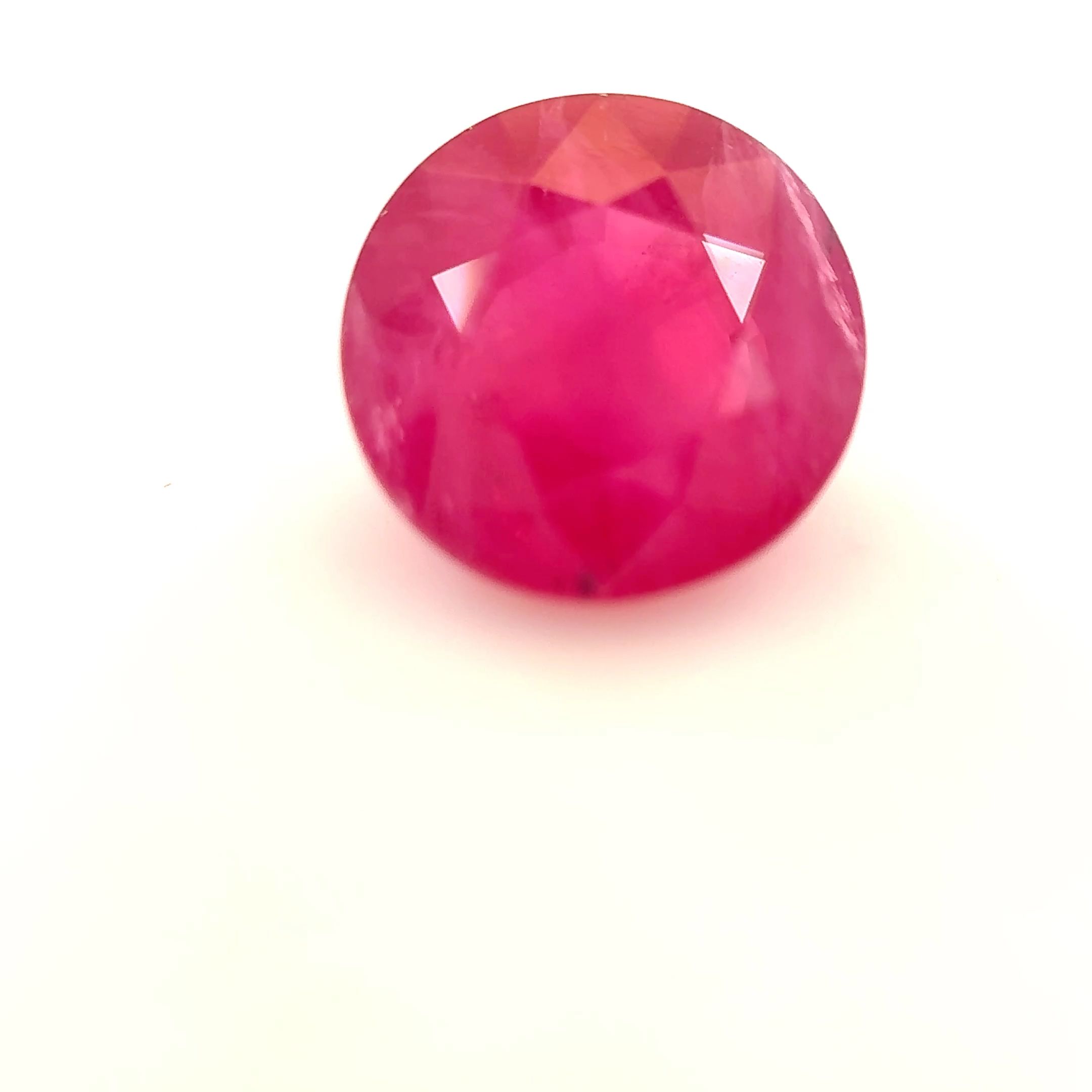 Rubin 1,60 ct, czerwony, szlif okrągły