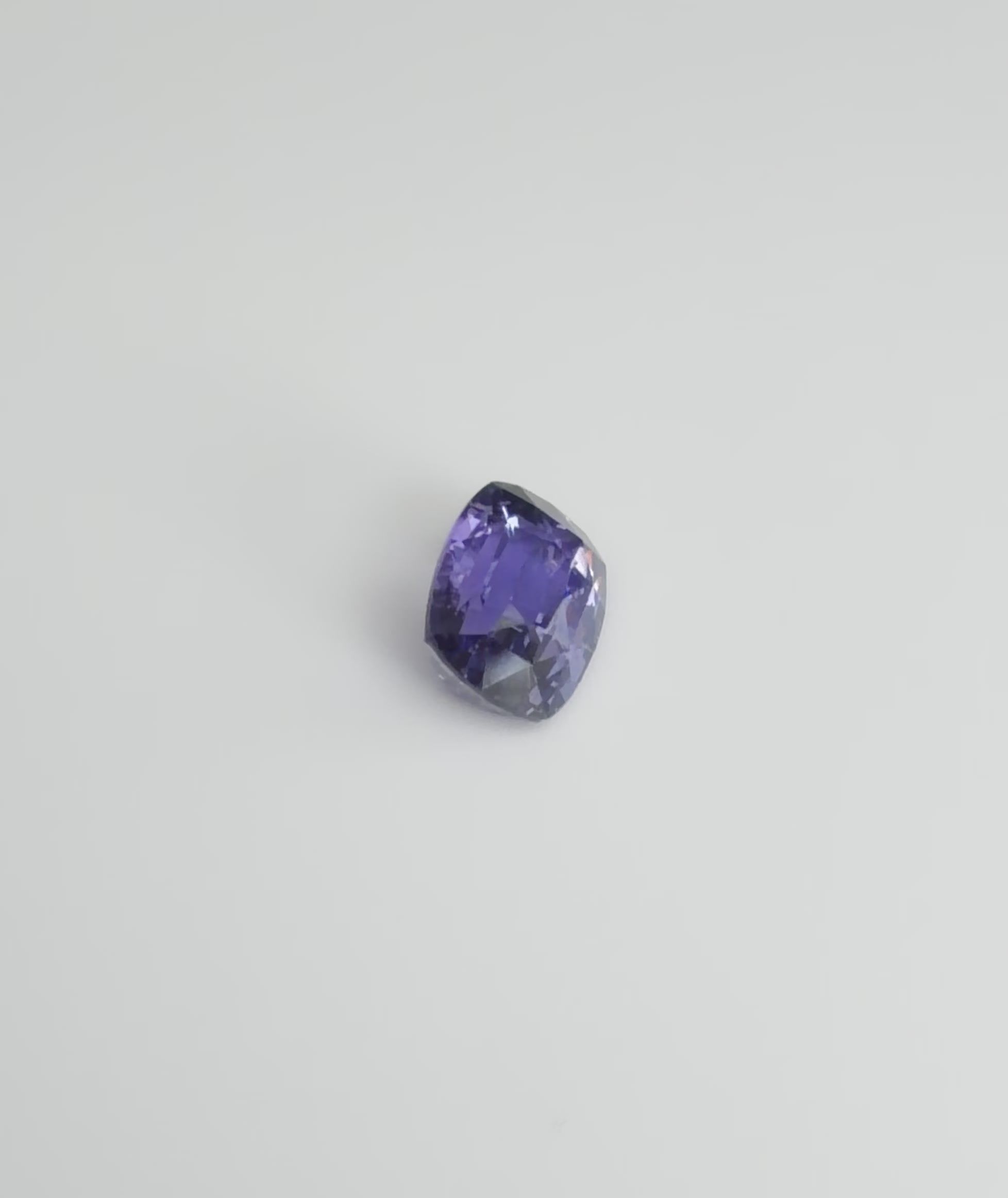 Szafir 1,33 ct, purpurowy, szlif cushion