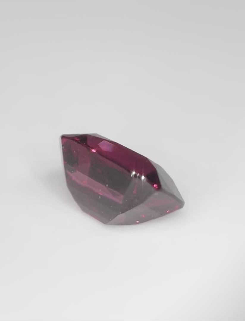 5.86 ct Garnet