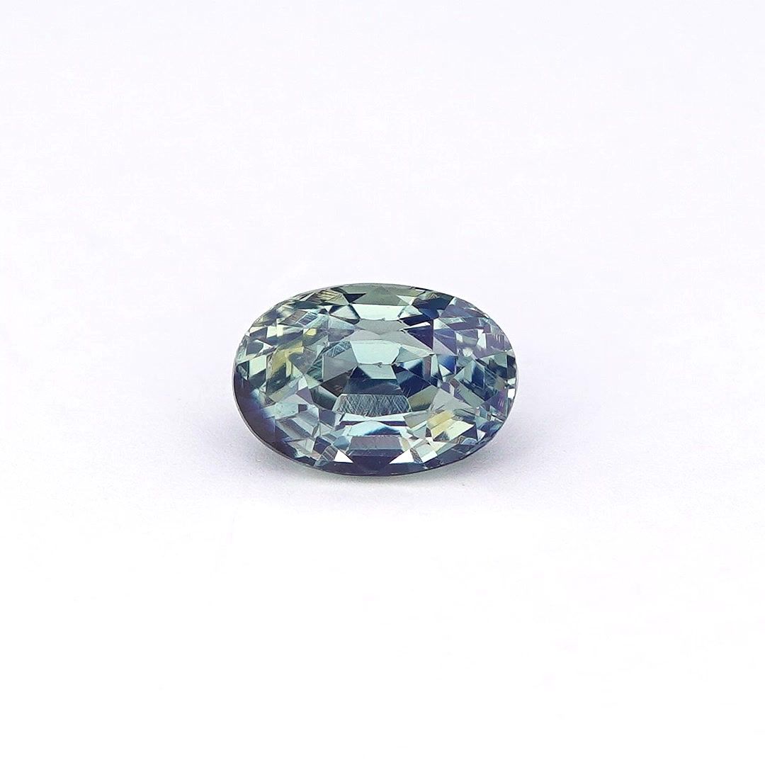 Szafir 1,09 ct, zielony, szlif owalny