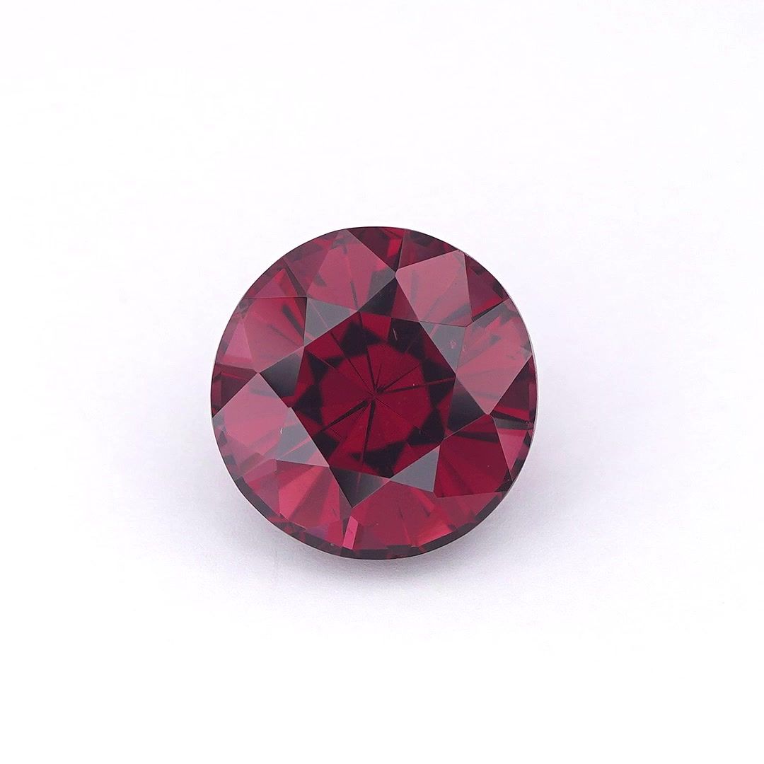 5.339 ct Round Garnet